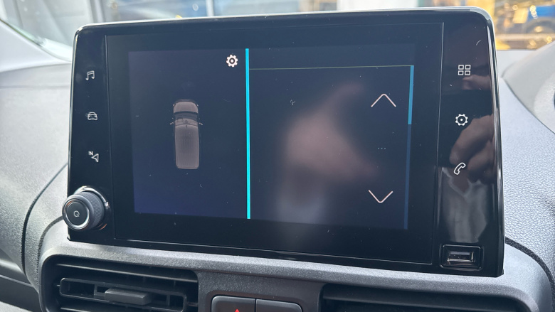 Peugeot Partner E-Standard 800 100kW 50kWh Professional Premium + Van Auto